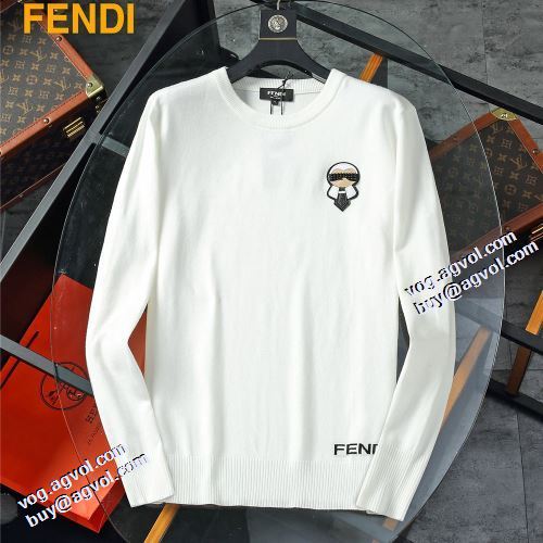 2色可選 フェンディコピー 2021秋冬 フェンディ FENDI 早くも完売している セーター ラウンドネック ハリのある 逸品
