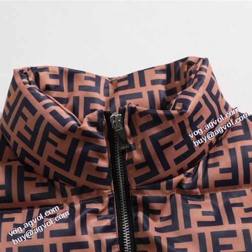 2021秋冬 おしゃれに絶大な人気の フェンディ FENDI フェンディコピーブランド ダウンジャケット ベスト ファスナポケットが斜めになっているデザイン 魅力的