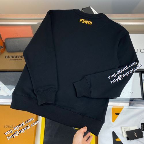 プルオーバーパーカー ロゴパーカー 2021秋冬 フェンディ FENDI フェンディコピー ブランド セレブ愛用の超人気商品 程よい厚み 2色可選
