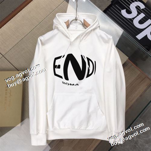 2色可選 パーカー ポケットづき フェンディスーパーコピー 人気販売中 2021秋冬 フェンディ FENDI オシャレロゴパーカー スタイリッシュ