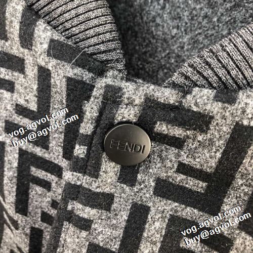 2021秋冬 フェンディ FENDI フェンディコピー ブランド 上品上質 ウールコート リバーシブル仕様 適度な厚み 上質