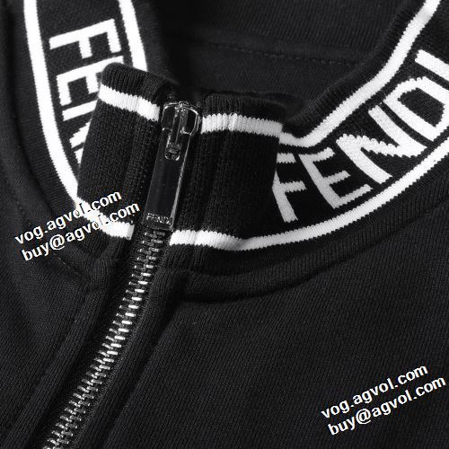 大絶賛の履き心地! ポケット付 2021秋冬 フェンディ FENDI フェンディブランド 偽物 通販 ハーフコート 優しい色合い こだわりのコート