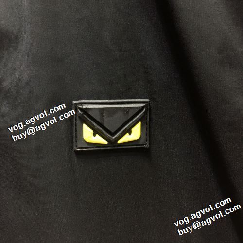 2021秋冬 フェンディ FENDI サイズ豊富 フェンディブランドコピー ブルゾン ポケット付 適度な厚み ゴージャスな装い。