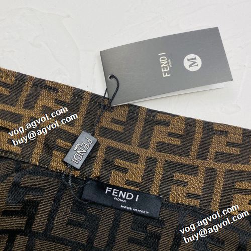 ジャケット プリント柄 スナップ止め仕様 フェンディスーパーコピー 優しい色合い 2021秋冬 フェンディ FENDI 上品な輝きを放つ形