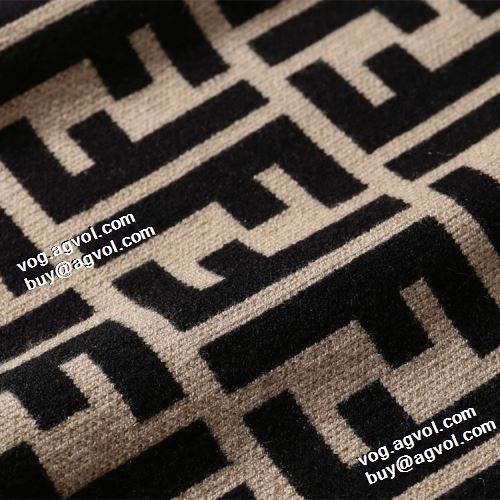 長く愛用できる 2021秋冬 フェンディ FENDI セーター ニットプリント柄 優しい色合い ウェア フェンディスーパーコピー
