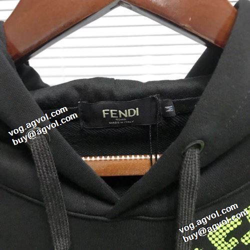 フェンディブランドスーパーコピー 2021秋冬 フェンディ FENDI 最安値に挑戦 パーカー オリジナルプリント 程よい厚み 大好評
