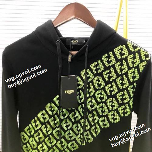 フェンディブランドスーパーコピー 2021秋冬 フェンディ FENDI 最安値に挑戦 パーカー オリジナルプリント 程よい厚み 大好評