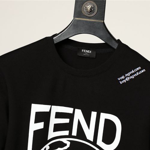 希少価値大！程よい厚み フェンディブランド コピー  大好評 2022新作 FENDI プルオーバーパーカー 2色可選 オシャレロゴパーカー