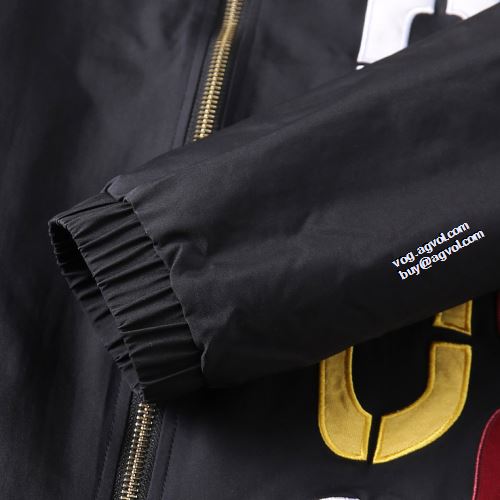 2022新作 海外セレブ愛用 フェンディブランド コピー FENDI ブルゾン コート 2色可選 フェンディスーパーコピー プリント柄 高級感漂わせる こだわりのコート