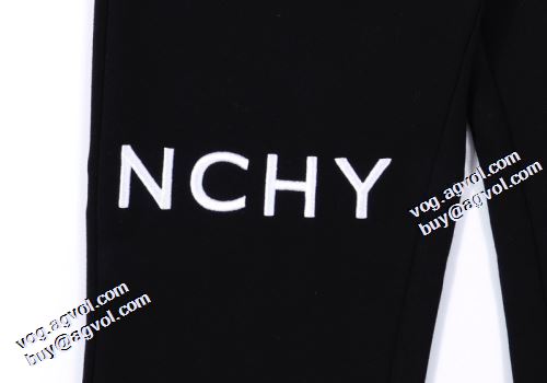 2021秋冬 ジバンシー GIVENCHY 2色可選 ジバンシィブランド コピー 極上の着心地 上下セット 厚手の生地