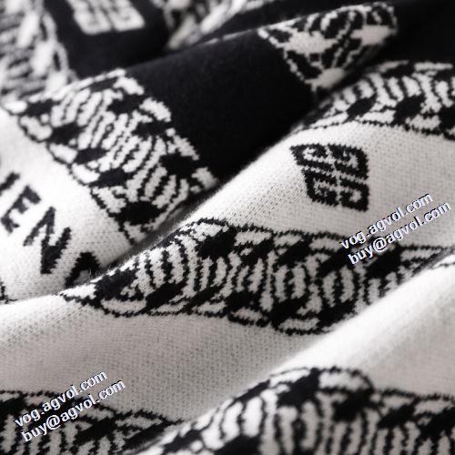 スタイリッシュな印象 2色可選 ジバンシィスーパーコピー 激安 2021秋冬 ジバンシー GIVENCHY セーター 英字