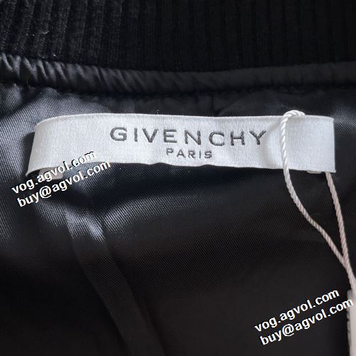 ジバンシィブランド コピー 2021秋冬 ジバンシー GIVENCHY 革ジャンパー 適度な厚み スナップ止め仕様 人気商品登場