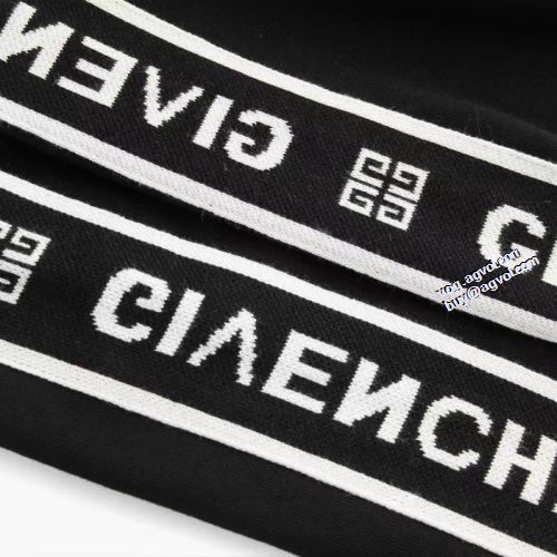 2021秋冬 ジバンシー GIVENCHY パーカー ジバンシィスーパーコピー 激安 活用できるアイテム 袖にロゴ付 おしゃれさ抜群パーカ