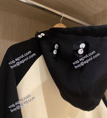 秋着用 2021秋冬 ロエベ LOEWE パーカー おしゃれさ抜群パーカ ロエベ偽物パーカー 芸能人に愛用者続出