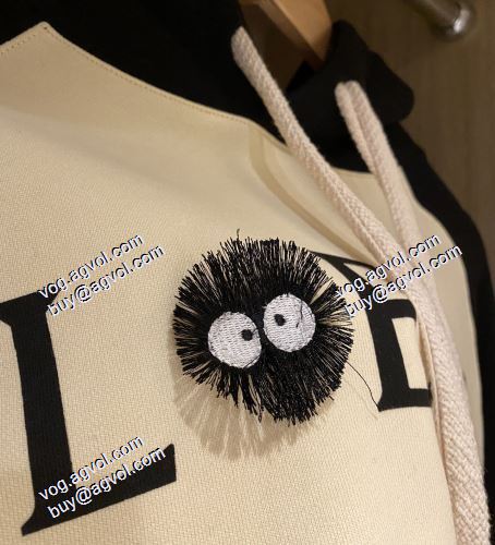 秋着用 2021秋冬 ロエベ LOEWE パーカー おしゃれさ抜群パーカ ロエベ偽物パーカー 芸能人に愛用者続出