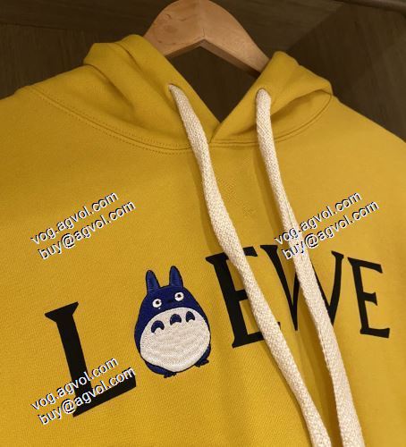 秋の定番 2021秋冬 ロゴパーカー ロエベ LOEWE ロエベパーカーコピー  春夏に最も需要のある 程よい厚み