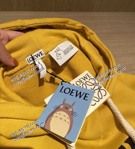 秋の定番 2021秋冬 ロゴパーカー ロエベ LOEWE ロエベパーカーコピー  春夏に最も需要のある 程よい厚み