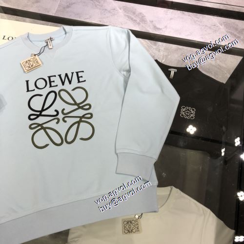 ロエベコピーブランド 2021秋冬 ロエベ LOEWE コーデ 知的なムードを演出 プルオーバーパーカー 風合いの出る スタイリッシュ 