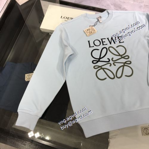 ロエベコピーブランド 2021秋冬 ロエベ LOEWE コーデ 知的なムードを演出 プルオーバーパーカー 風合いの出る スタイリッシュ 