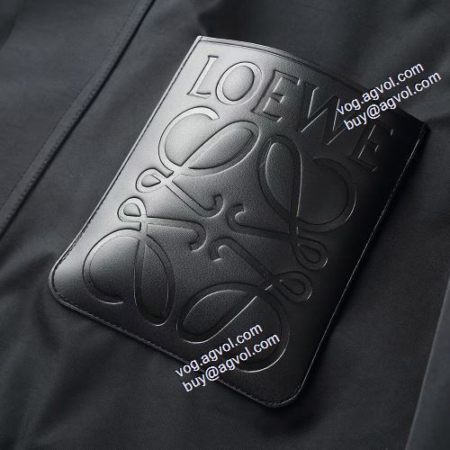 2021秋冬 洗練を十分に演出する ロエベブランドスーパーコピー ロエベ LOEWE ブルゾン 人目を惹くデザイン 満足できるコート 2色可選