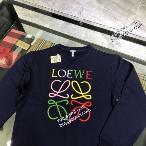 落ち着いた質感 ロエベブランドコピー 2021秋冬 ロエベ LOEWE プルオーバーパーカー 存在感のある シンプルなデザイン