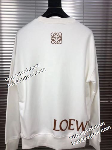 2021秋冬 ロエベ LOEWE 人気新品★超特価★ ハイネックパーカー 程よい厚み 防寒 ロエベスーパーコピー 2色可選 ビンテージ感ある