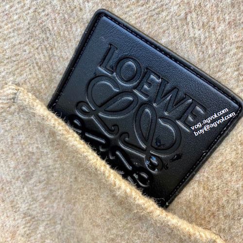 2021秋冬 ロエベ LOEWE 魅力ファッション 楽に着用出来る ジャケット スナップ止め仕様 立体的な衿元 ロエベブランド コピー