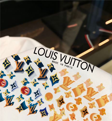 数に限りがある リブ付 2色可選 ルイ ヴィトンブランド コピー 2022新作 ポケットづき ポケットづき ルイ ヴィトン 厚手の生地 防寒 LOUIS VUITTON パーカー