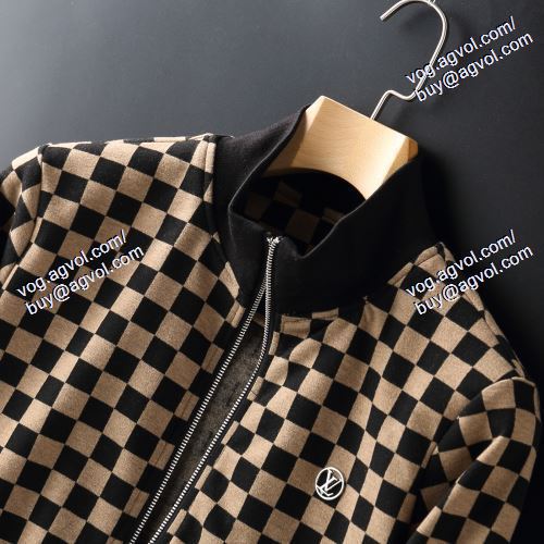  2021春夏      LOUIS VUITTONスーパーコピー     ルイ ヴィトン LOUIS VUITTON     美品！    2色可選      ジャージセット