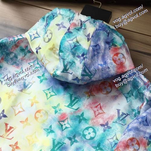  2021春夏      首胸ロゴ      LOUIS VUITTONスーパーコピー    日焼け止め服 紫外線カット   ルイ ヴィトン LOUIS VUITTON       ジャージセット