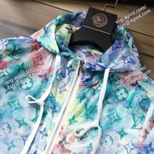  2021春夏      首胸ロゴ      LOUIS VUITTONスーパーコピー    日焼け止め服 紫外線カット   ルイ ヴィトン LOUIS VUITTON       ジャージセット