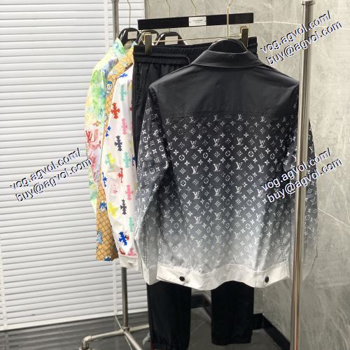  プレゼントに      ルイ ヴィトン LOUIS VUITTON      2021春夏       LOUIS VUITTONブランド コピー    堪能できるコート   プリント柄