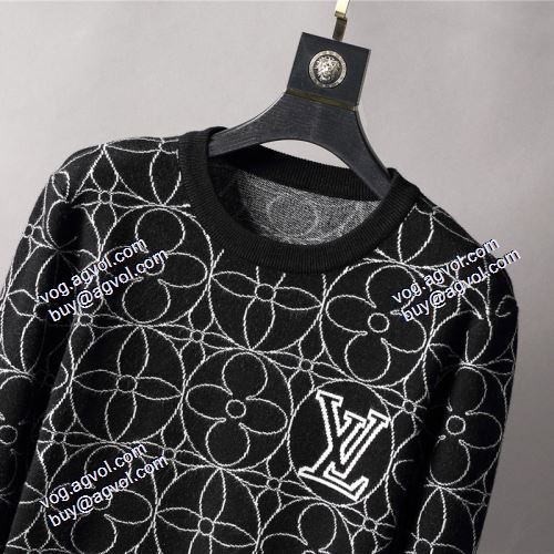 高級感ある LOUIS VUITTONブランドスーパーコピー 2021秋冬 ルイ ヴィトン LOUIS VUITTON オシャレロゴパーカー おしゃれさ抜群パーカ