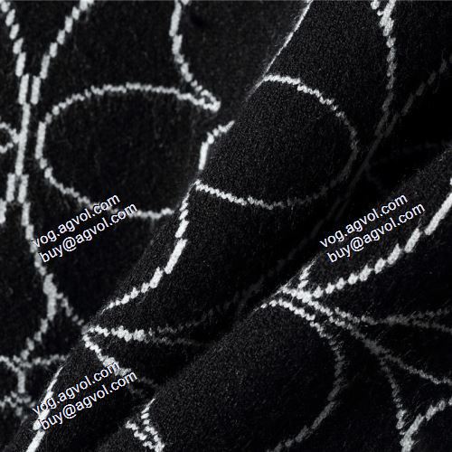 高級感ある LOUIS VUITTONブランドスーパーコピー 2021秋冬 ルイ ヴィトン LOUIS VUITTON オシャレロゴパーカー おしゃれさ抜群パーカ