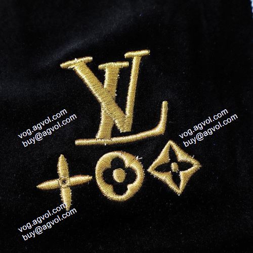 人気商品登場 ルイ ヴィトンスーパーコピー 2021秋冬 ルイ ヴィトン LOUIS VUITTON ジンシロン セット 防寒機能ある