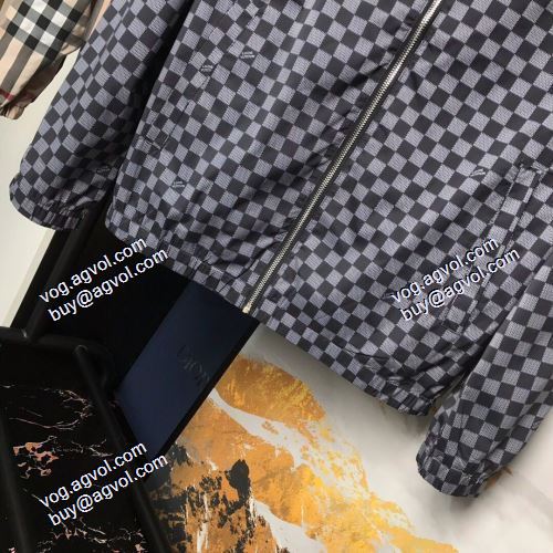 シンプルなデザイン おすすめ/オススメ 2021秋冬 ルイ ヴィトン LOUIS VUITTON フード付きコート 2色可選 セール中 ルイ ヴィトン偽物ブランド