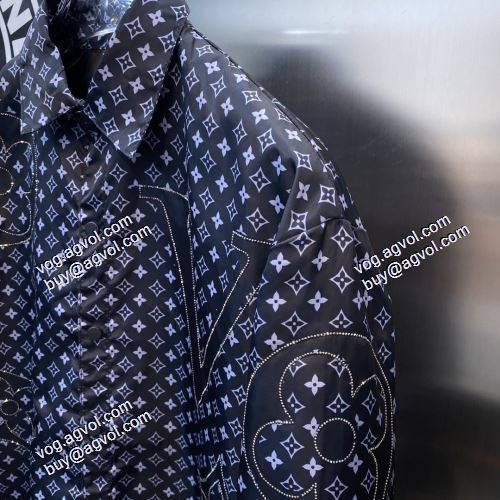 テーラードジャケット 2021秋冬 ルイ ヴィトン LOUIS VUITTON 艶やかなコート 数に限りがある LOUIS VUITTONブランド コピー