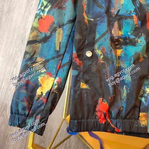 2021秋冬 ルイ ヴィトン LOUIS VUITTON フード付きコート 軽量ジャケット 派手 ：比较华丽的 LOUIS VUITTONブランドコピー