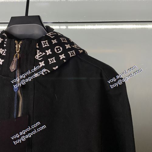 ルイ ヴィトンコピー 高級感ある 2021秋冬 ルイ ヴィトン LOUIS VUITTON フード付きコート 優美なお出かけスタイル