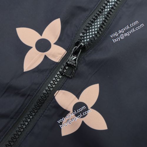 2021秋冬 ルイ ヴィトン LOUIS VUITTON ルイ ヴィトンブランドコピー 長く愛用できる コート秋着用