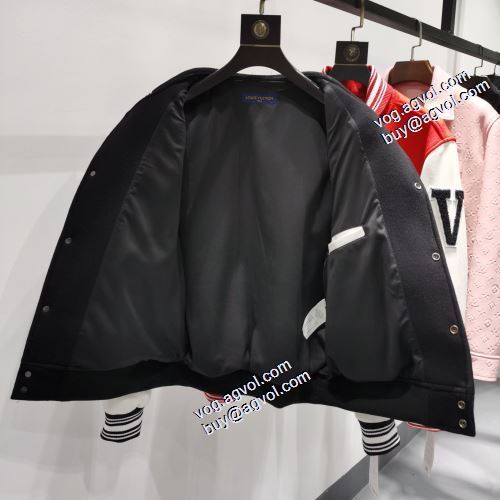 2021秋冬 ルイ ヴィトン LOUIS VUITTON 落ち着いた感覚 ルイ ヴィトンスーパーコピー 激安 革ジャケット 2色可選 堪能できるコート