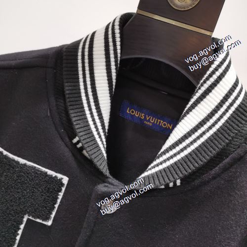 2021秋冬 ルイ ヴィトン LOUIS VUITTON 落ち着いた感覚 ルイ ヴィトンスーパーコピー 激安 革ジャケット 2色可選 堪能できるコート