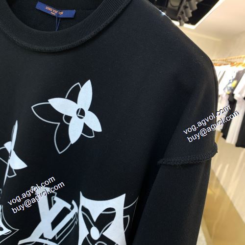 幅広いジャンル 2色可選 ルイ ヴィトンブランド コピー 2021秋冬 ルイ ヴィトン LOUIS VUITTON 存在感のある プルオーバーパーカー