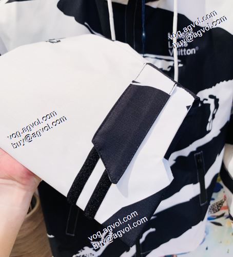 数に限りがある ルイ ヴィトンコピー ブランド 2021秋冬 ルイ ヴィトン LOUIS VUITTON ダスター コート フード付きコート 上質