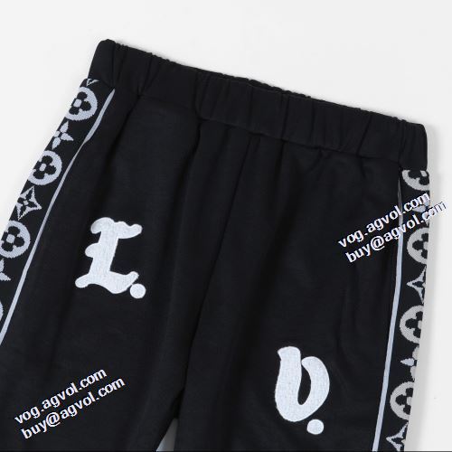 2021秋冬 ルイ ヴィトン LOUIS VUITTON セットアップ上下 オリジナルプリント 秋の定番 ルイ ヴィトンブランド コピー 最安値に挑戦