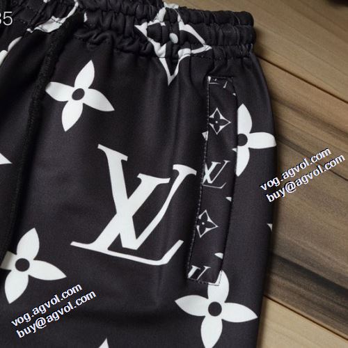 セットアップ上下 プリント柄 2021秋冬 ルイ ヴィトン LOUIS VUITTON 防寒機能ある ルイ ヴィトンスーパーコピー 激安 選べる極上