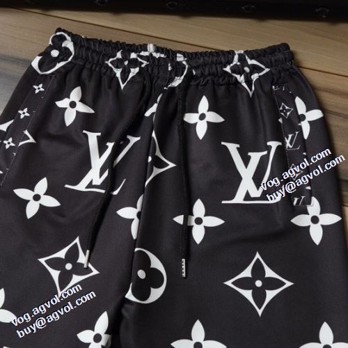 セットアップ上下 プリント柄 2021秋冬 ルイ ヴィトン LOUIS VUITTON 防寒機能ある ルイ ヴィトンスーパーコピー 激安 選べる極上