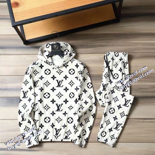 人気ブランド 2021秋冬 ルイ ヴィトン LOUIS VUITTON ルイ ヴィトンコピーブランド セットアップ上下 フードづき 優しい色合い