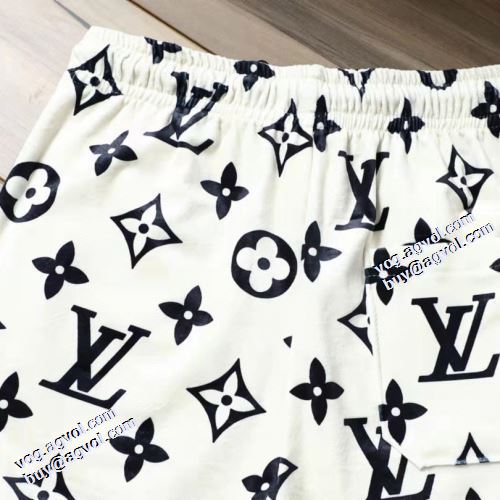 人気ブランド 2021秋冬 ルイ ヴィトン LOUIS VUITTON ルイ ヴィトンコピーブランド セットアップ上下 フードづき 優しい色合い