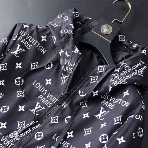コート ブルゾン 海外セレブ愛用 ルイ ヴィトン偽物ブランド 2021秋冬 ルイ ヴィトン LOUIS VUITTON フード付きコート シンプルなデザイン